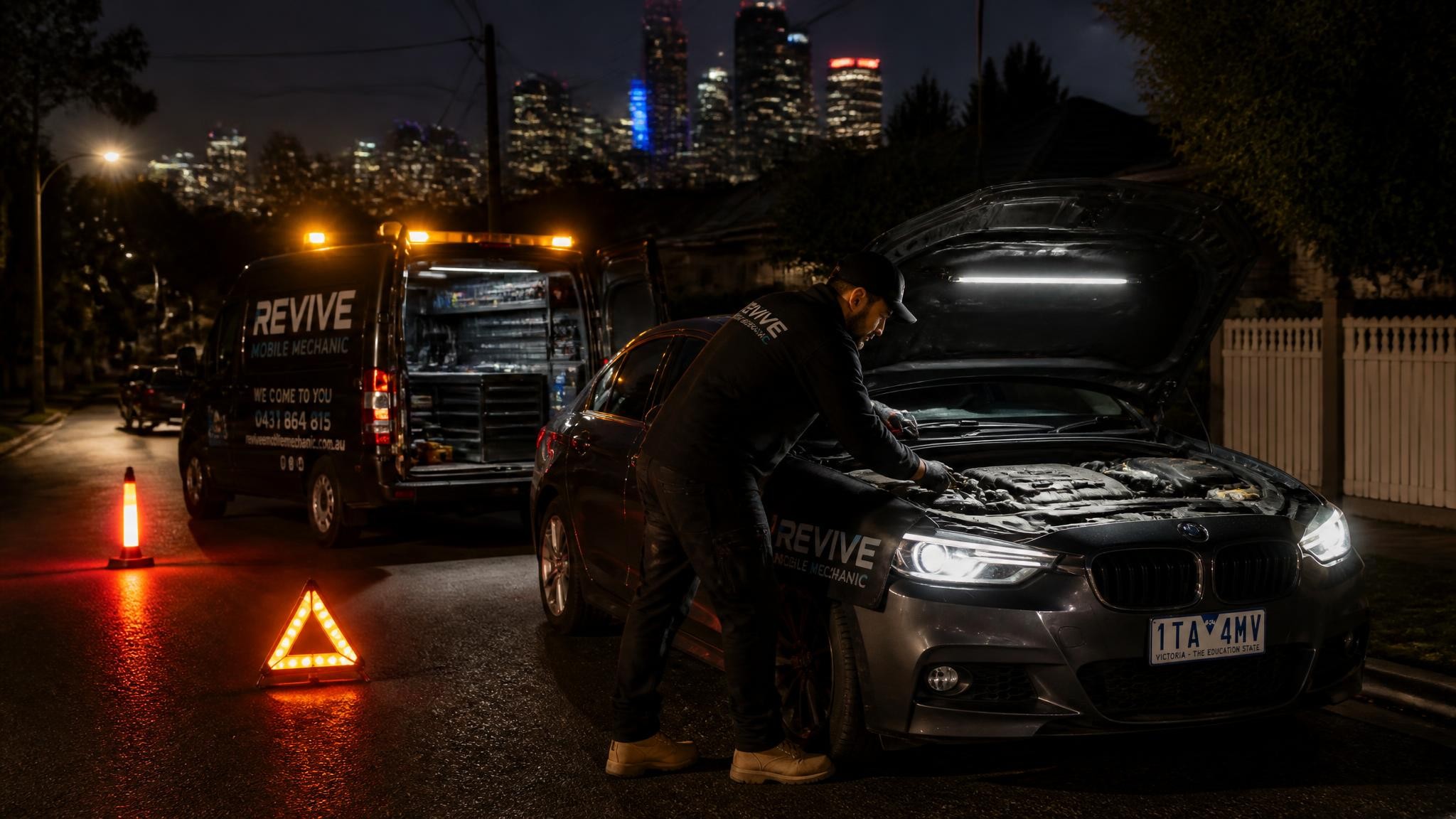 24-hour mobile mechanic attending a roadside breakdown in Melbourne